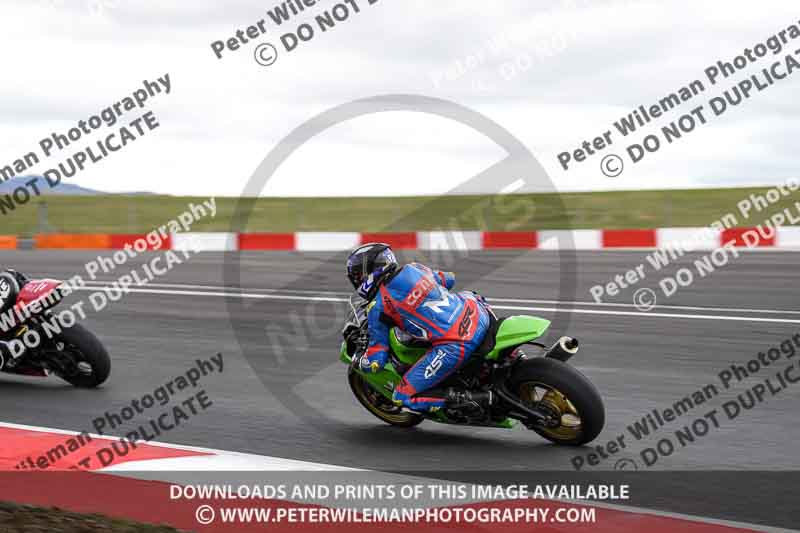 cadwell no limits trackday;cadwell park;cadwell park photographs;cadwell trackday photographs;enduro digital images;event digital images;eventdigitalimages;navarra;no limits trackdays;peter wileman photography;racing digital images;trackday digital images;trackday photos